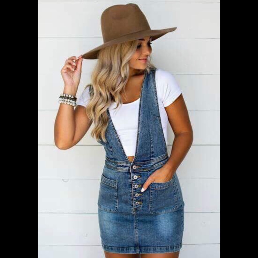 🆕 Denim v-neck mini dress 🆕